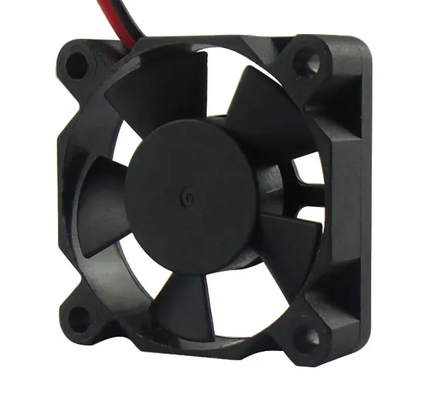 How does a cooling fan equipped with an integrated temperature sensor "detect" temperature?